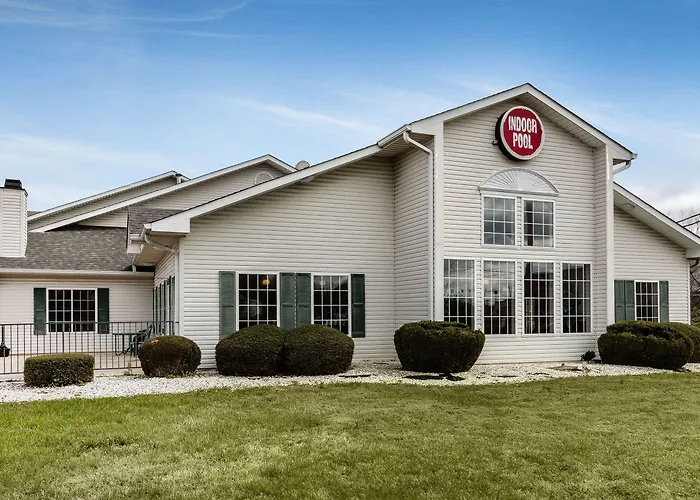 Econo Lodge Inn & Suites