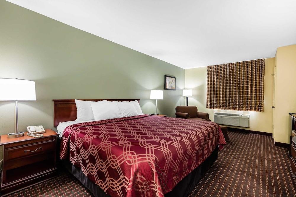 Hotel Econo &