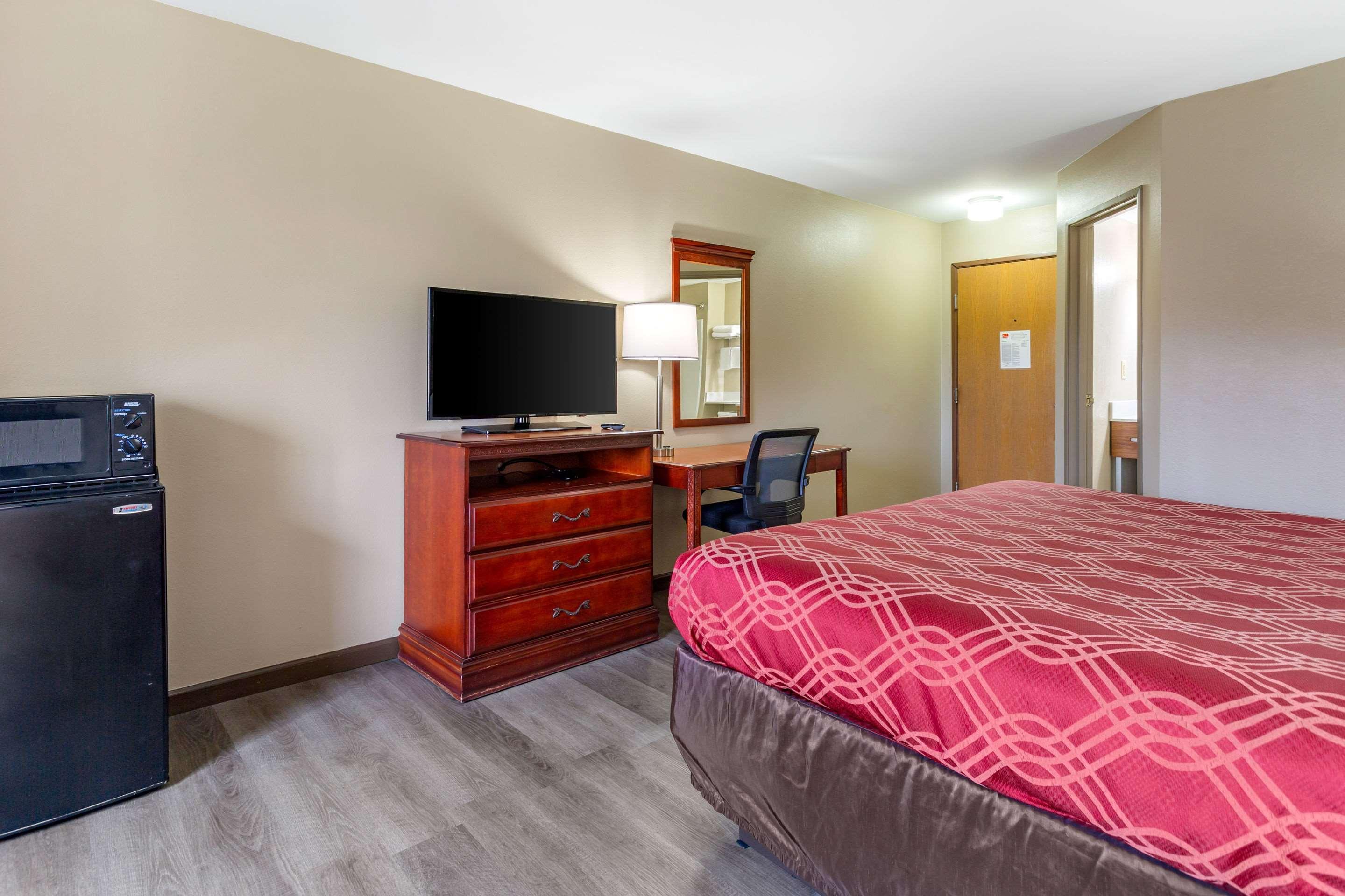 Econo & Hotel 2*